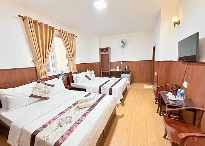 Nhat Minh Etown & Airport Hotel