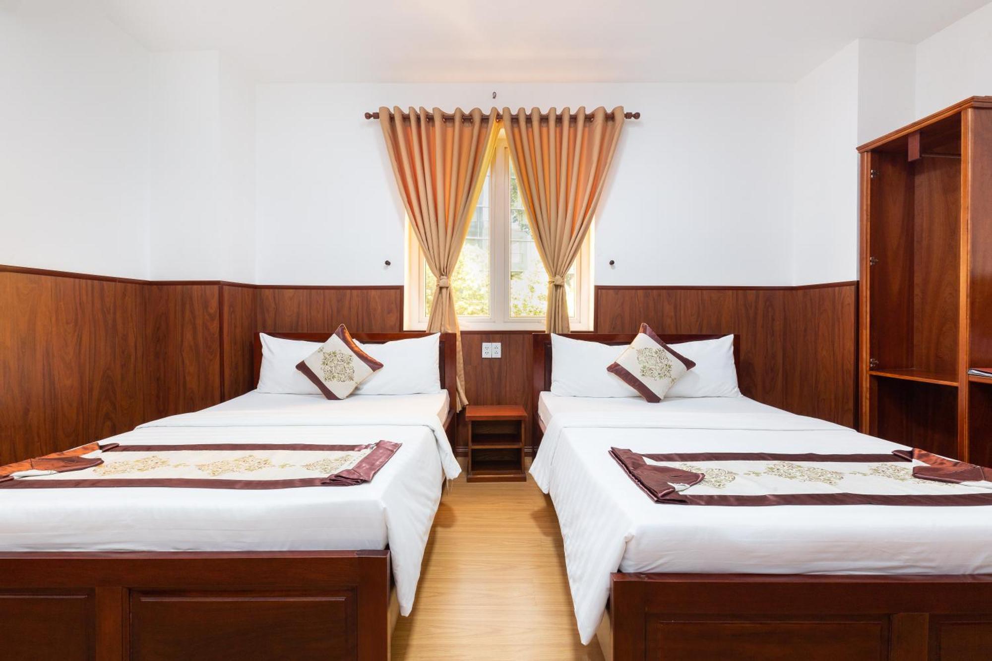 Hotel Nhat Minh Etown & Airport
